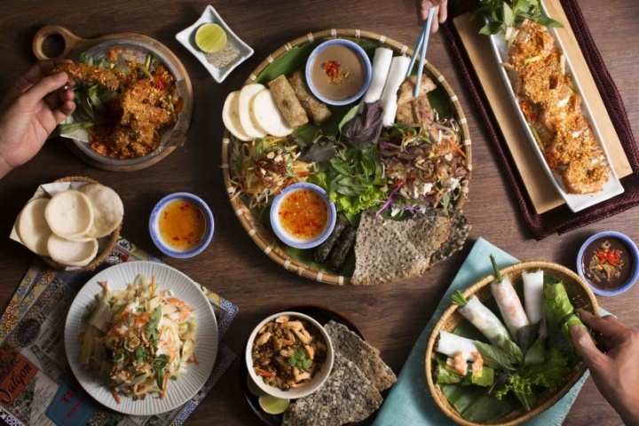 Best Vietnam street food tour North to South in 2023