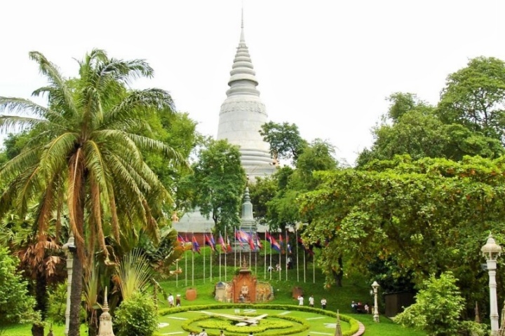 Travel to Phnom Penh: Places to visit and Things to do