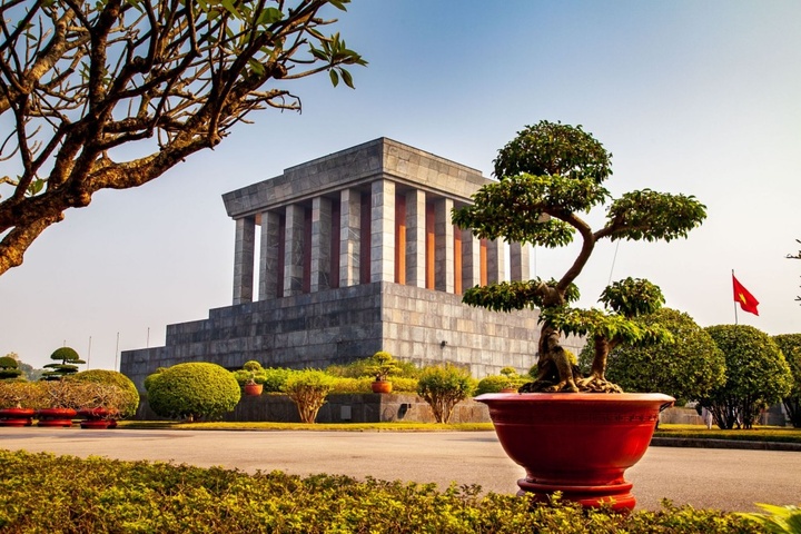 Exploring the Fascinating Ho Chi Minh Mausoleum