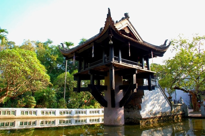 Discover The Wonders of One Pillar Pagoda