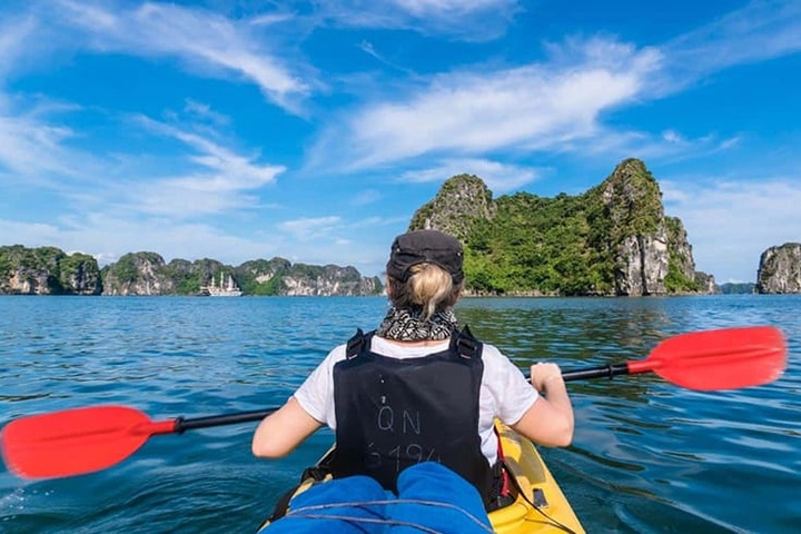 Halong Bay Day Trip- A Serene Escape for Wanderers