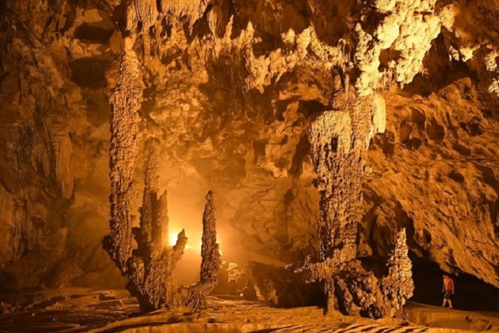 Explore The Magical Caves in Mai Chau Valley 