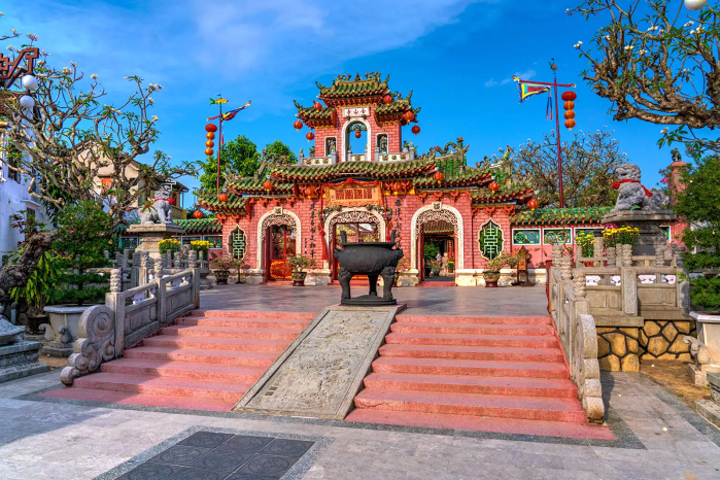 Exploring the Majestic Fujian Assembly Hall in Hoi An
