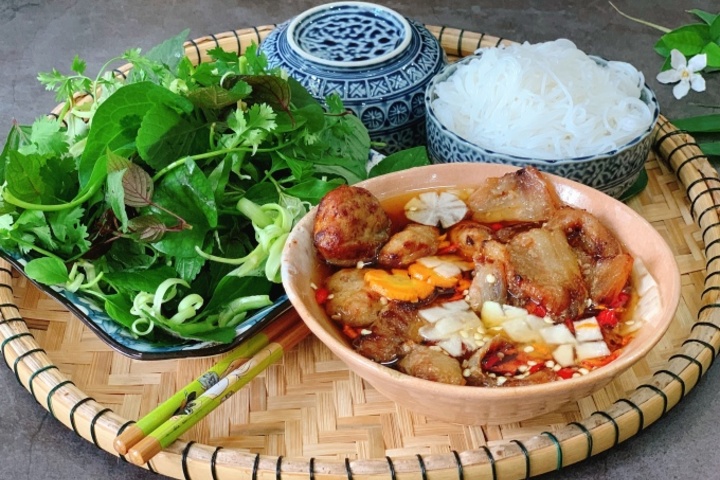Vietnam Traveller: Top 10 Must-Try Cuisines of Vietnam