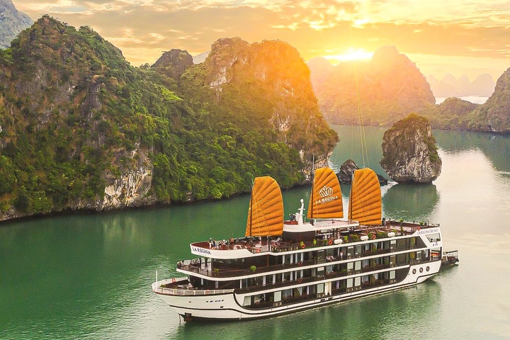 10 Cruises in Halong Bay for an Incredible Experience