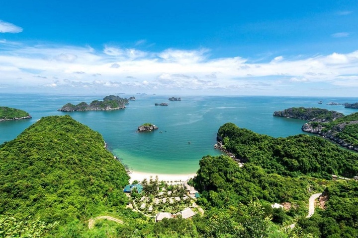 Halong Bay Vietnam: Majestic Serenity