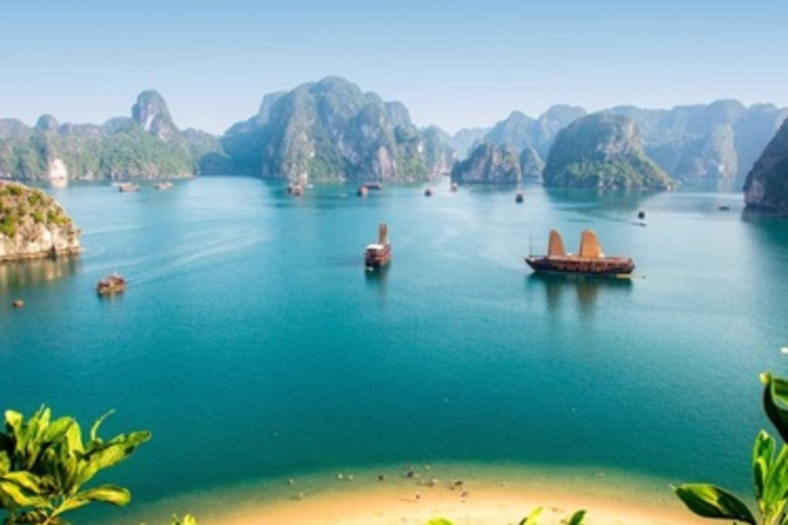 Cruise Journey: From Hanoi to Halong Bay with Exquisite Packages