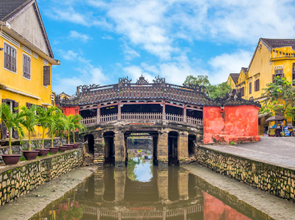 Explore the timeless charm of Hoi An & Hue Tour - 6 Days / 5 Nights