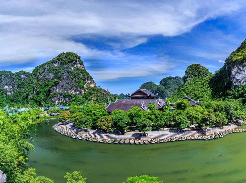 Discover the Magic of a Ninh Binh Excursion 2 Days / 1 Nights