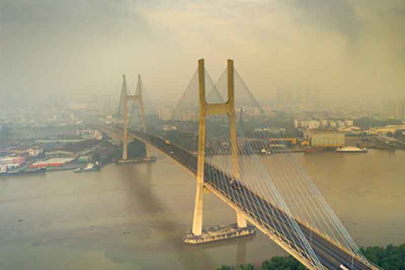 Nhat Tan Bridge crosses the Red River