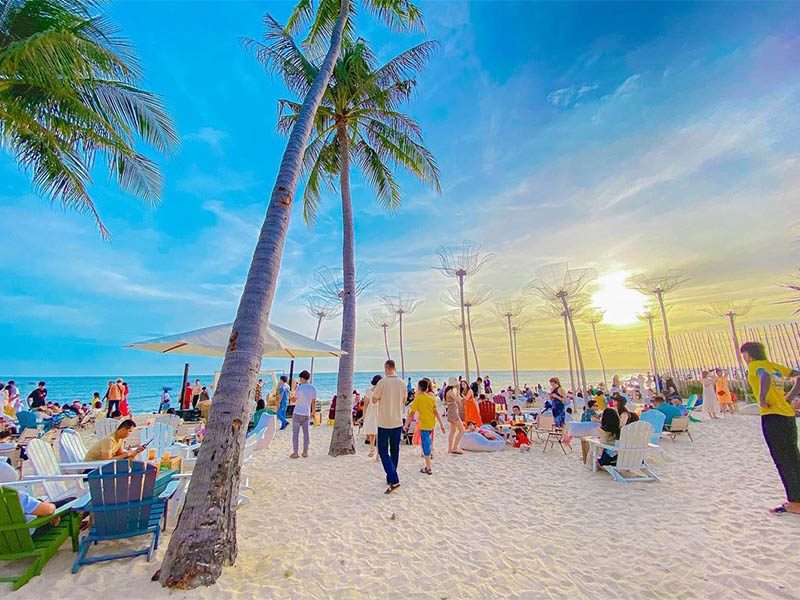 Get lost in the beauty of Mui Ne beach this holiday season
