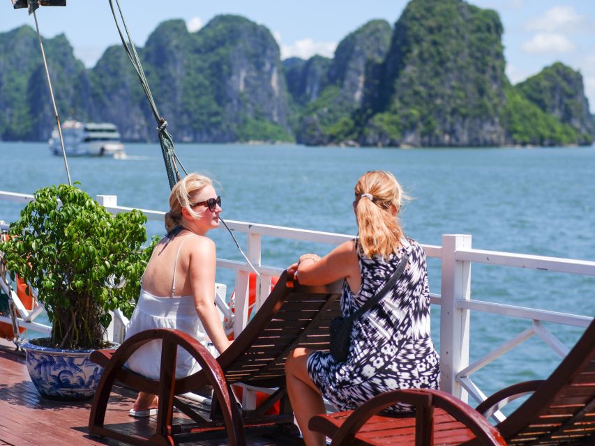 Cruise Along Ha Long Bay - vietnam adventure