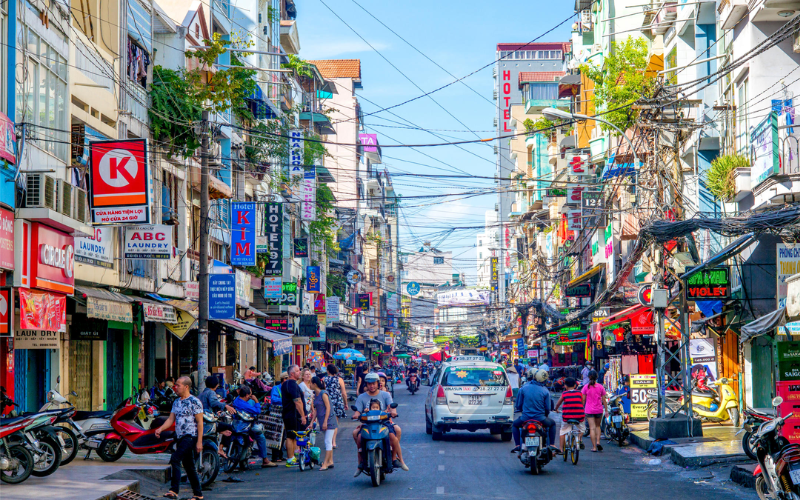 Follow your curiosity and explore the vibrant streets of Pham Ngu Lao in Saigon - Exploring Pham Ngu Lao in Saigon