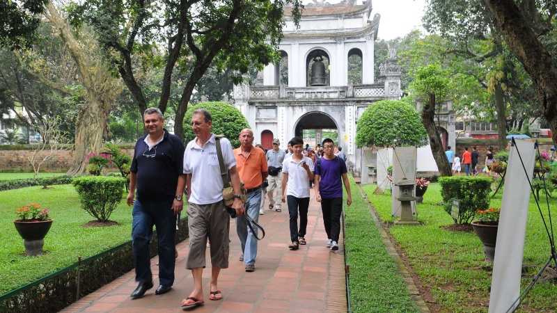 Dress appropriately when visiting sacred places in Vietnam