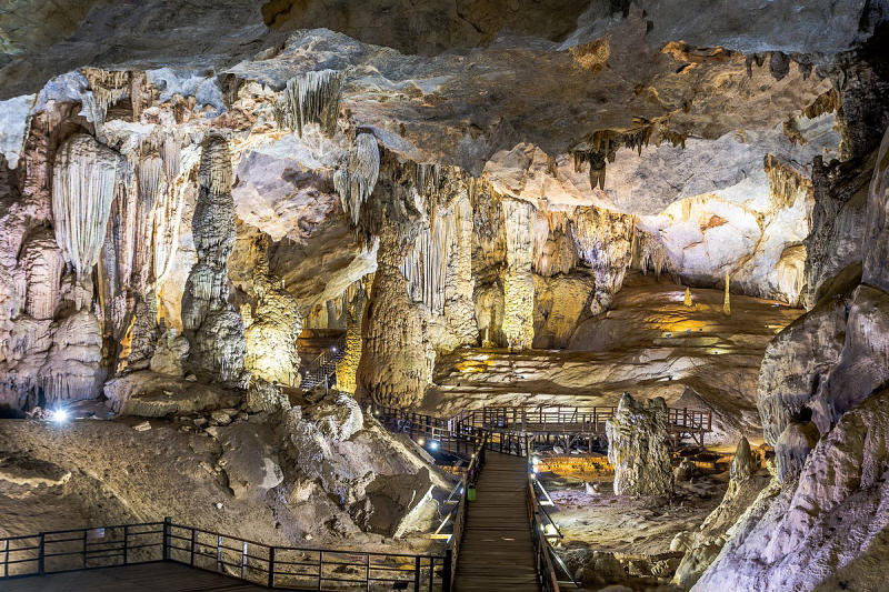 Thien Duong Cave is also known as the longest dry cave found in Asia