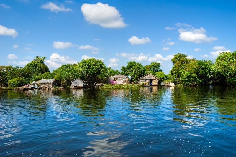 Explore Tonle Sap Lake during Southeast Asia trips