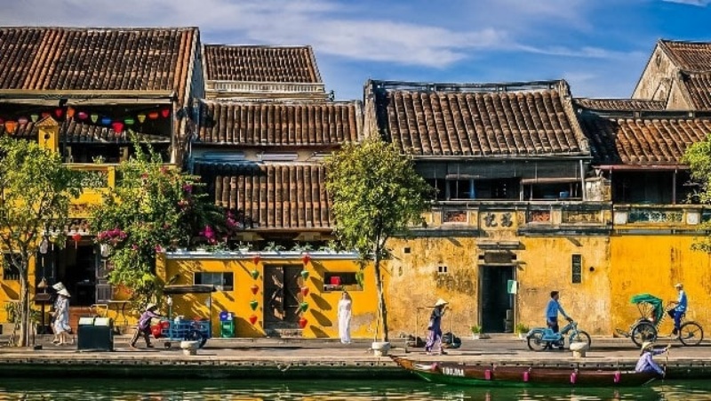 Hoi An is a picture reflecting the unique architecture and ancient life of Vietnam