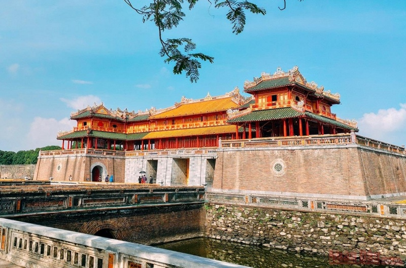 Admire the ancient beauty of Hue Imperial City in Vietnam
