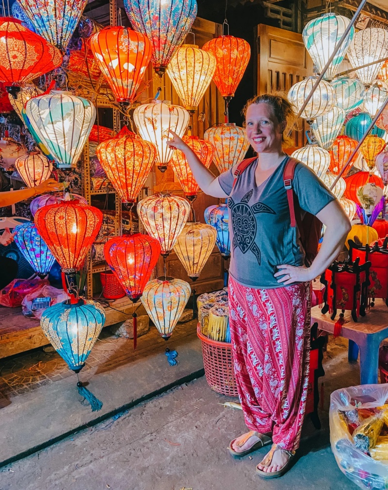 Buying souvenirs to bring home your two-week trip in Vietnam