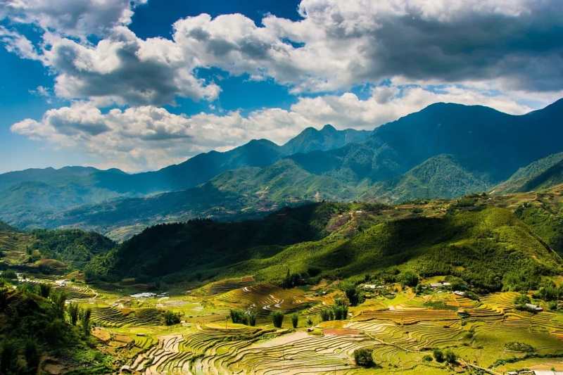 Muong Hoa valley is one of the most famous attractions in Sapa