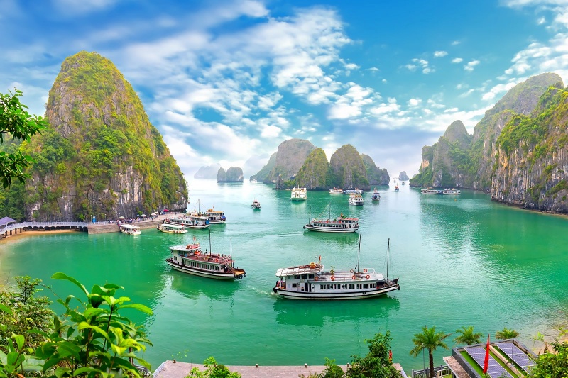 There are different types of cruises when visiting Halong Bay