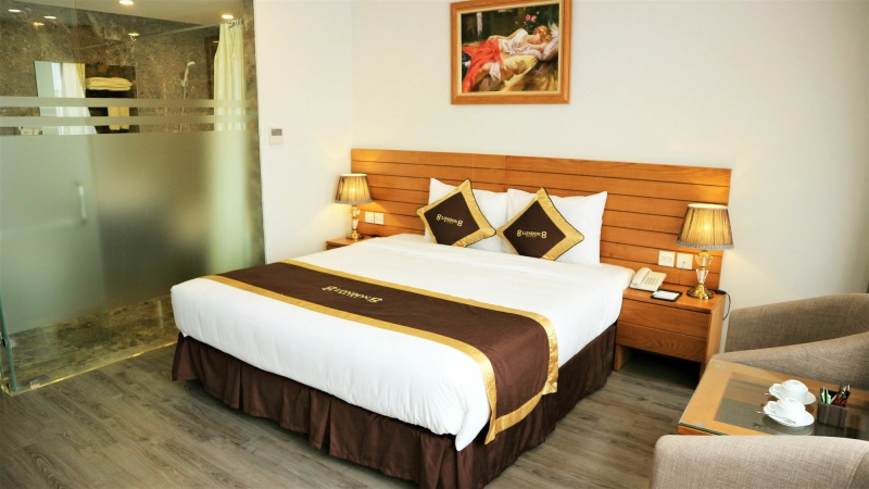 London Hanoi Hotel is a hotel & spa complex