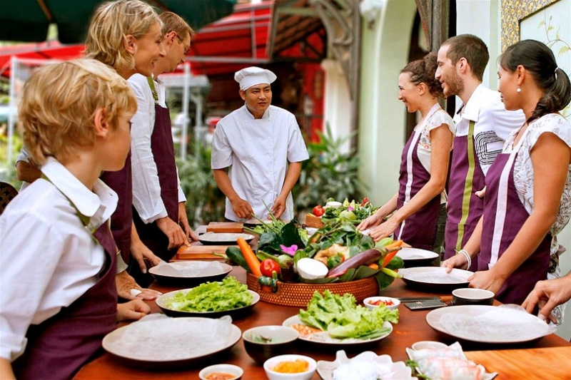 Join a cooking class in Hoi An with your teenager children