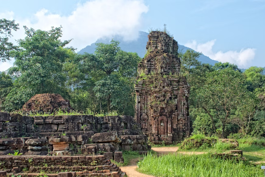Vietnam Tours Guide: Uncover Secret Historical Sites & Monuments