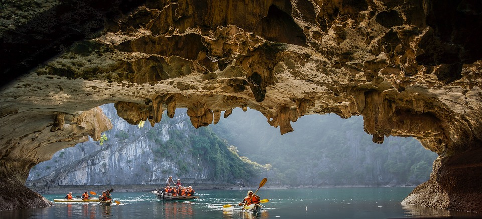 Vietnam adventure tour: Kayaking & Cave exploring