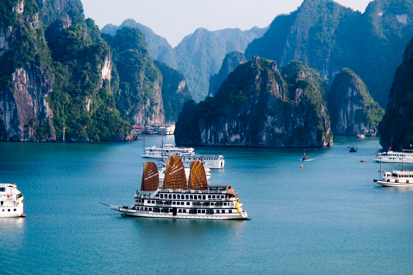 Take an Unforgettable Adventure in Ha Long Bay, Vietnam
