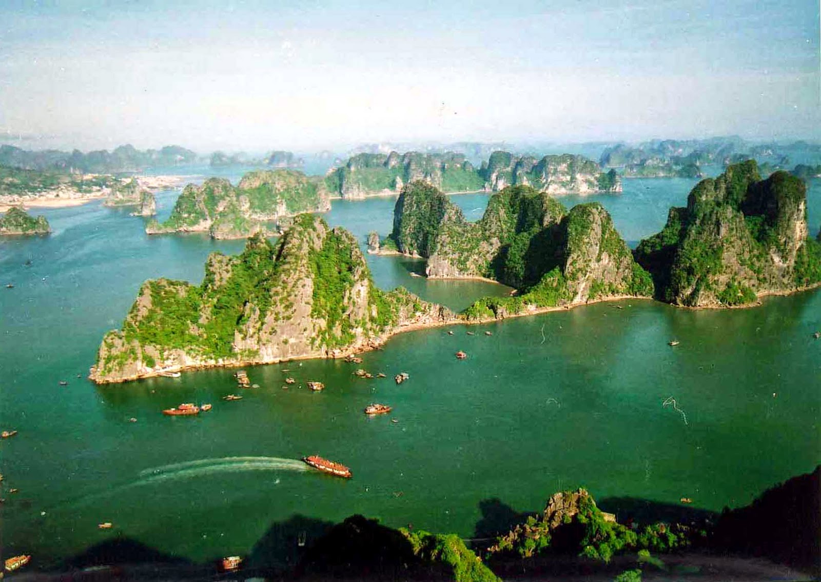 Discover Vietnam: The beauty of Ha Long Bay - Vietnam Visa Services ...