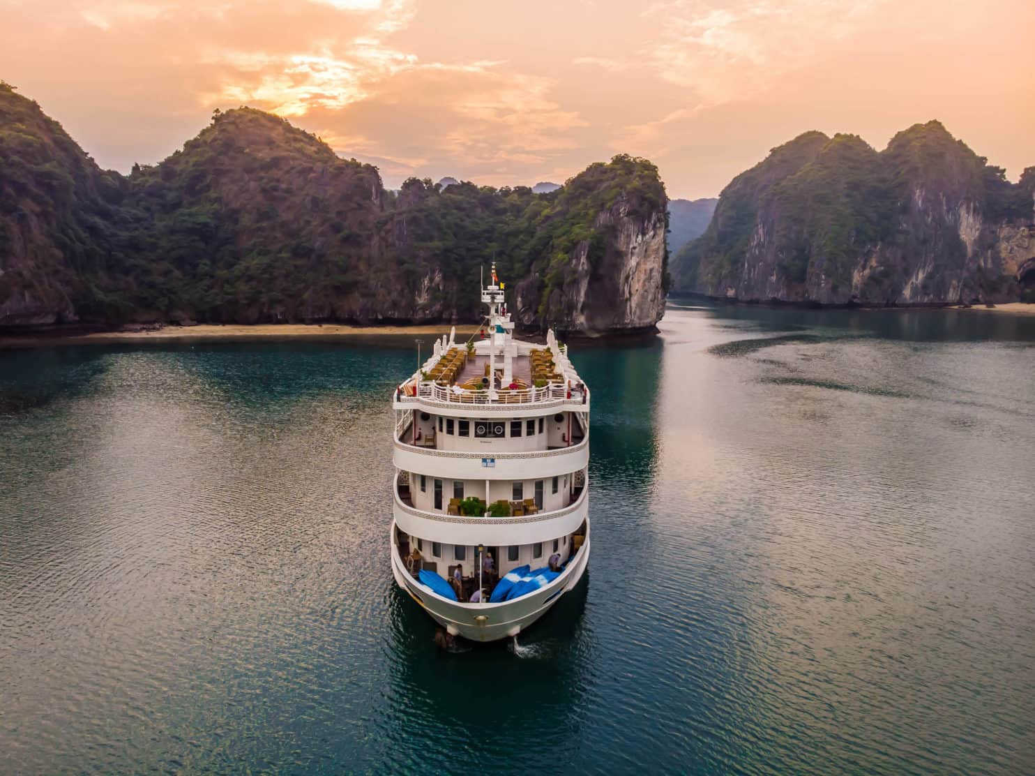 13 Halong Bay Cruise Tips To Know Before Your Trip to Vietnam