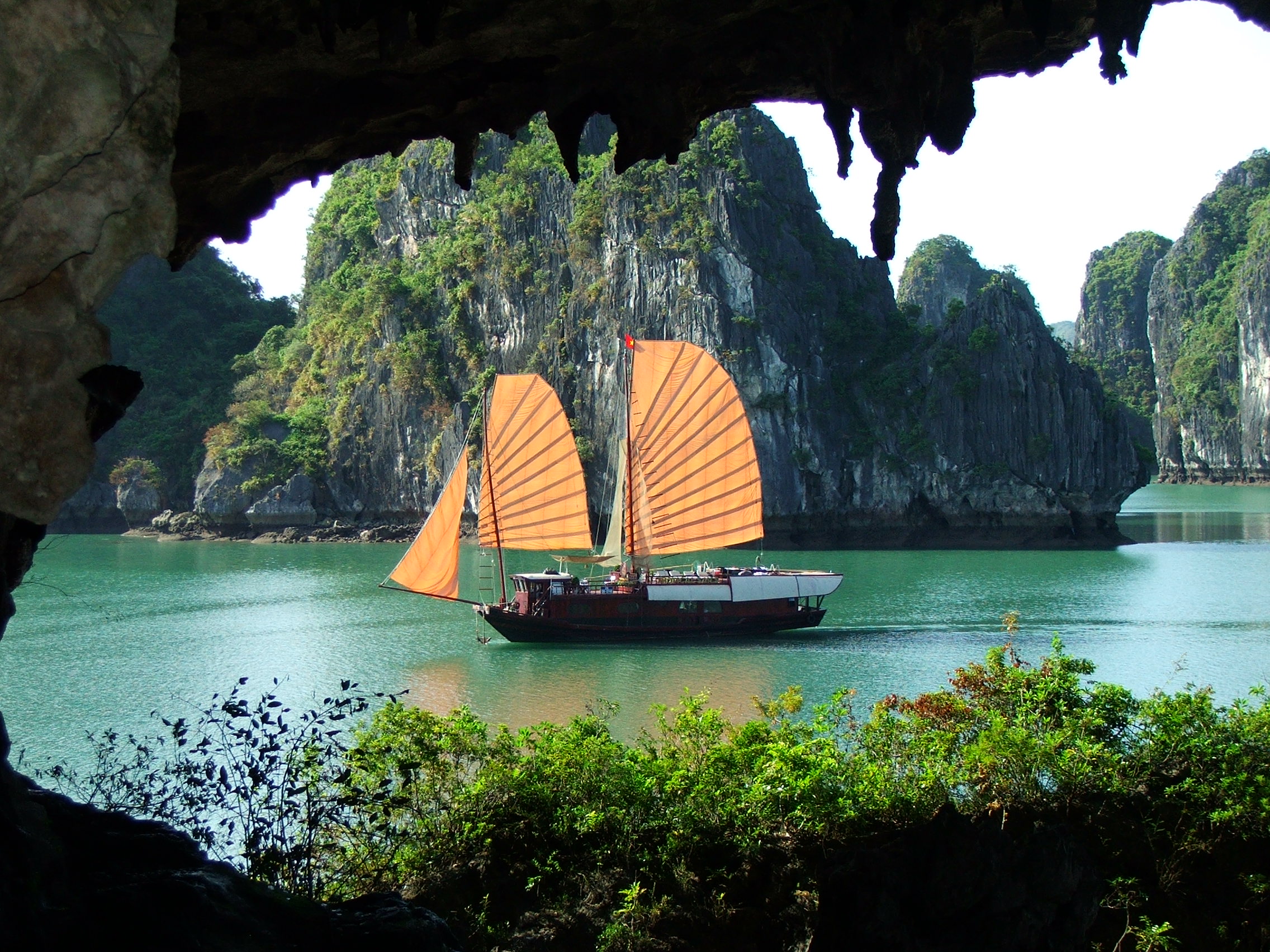 Halong Bay, Famous Tourists Attraction Place In Vietnam