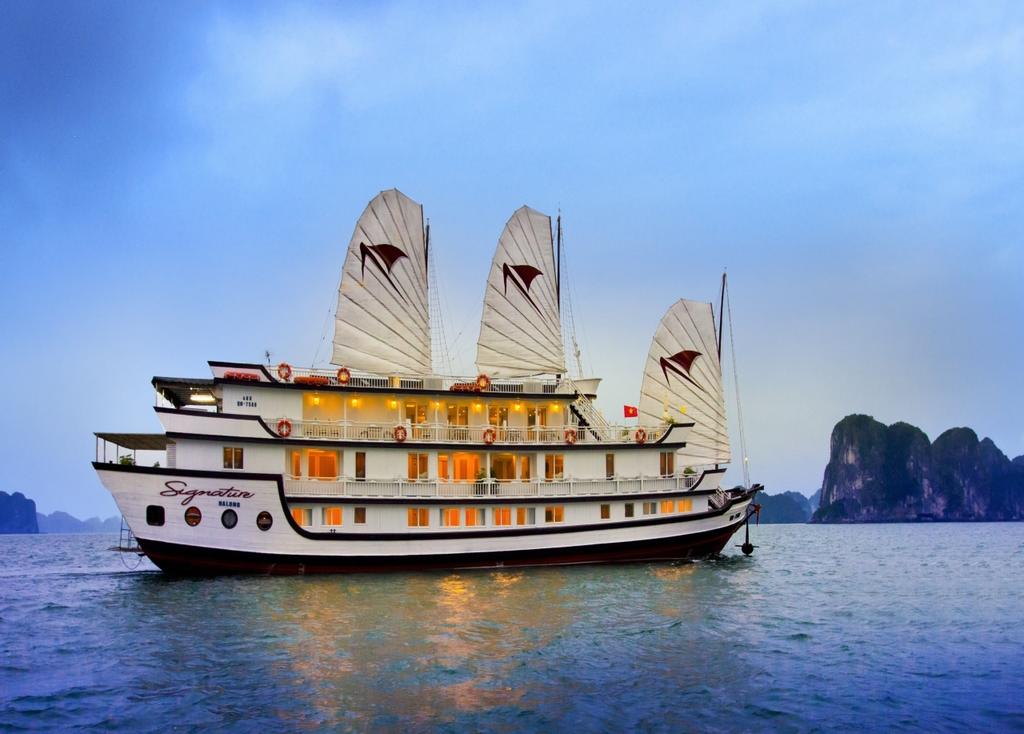 6 Best Cruises in Bai Tu Long Bay