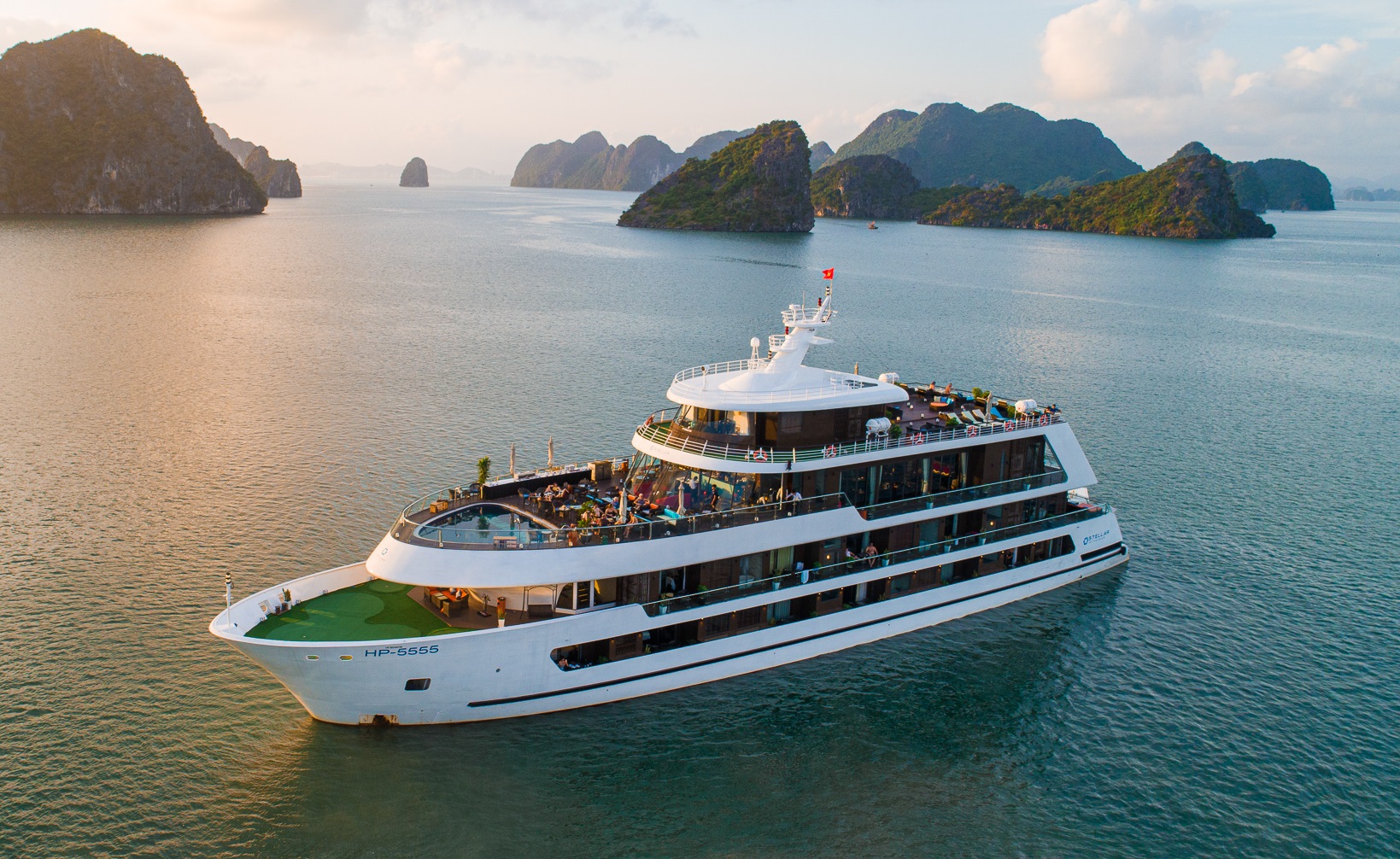 Top 10 Best Halong Bay Luxury Cruises in 2021 - BestPrice Travel