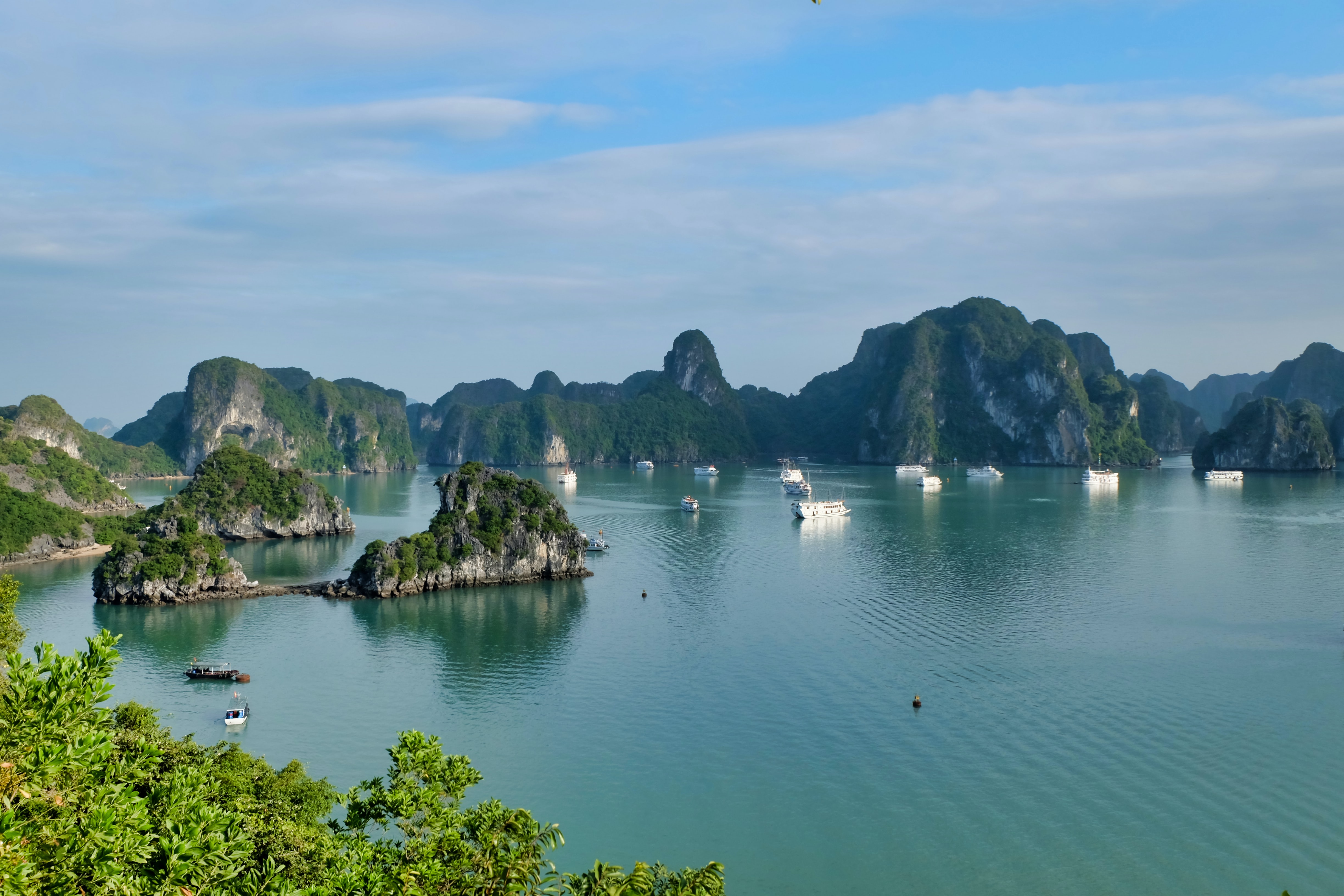 10 Best Things to do in Halong Bay, Vietnam [with Suggested Tours]