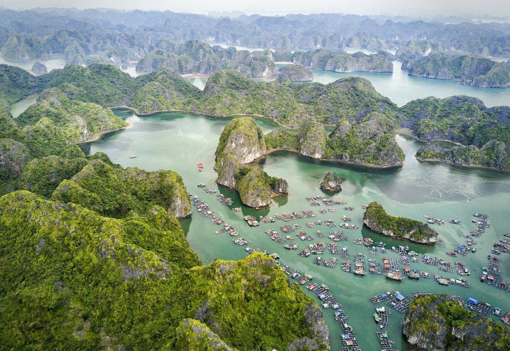 Experience the Wonders of Halong Bay Vietnam 