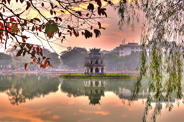 Hanoi City Tour 1 Full Day: Hoan Kiem Lake