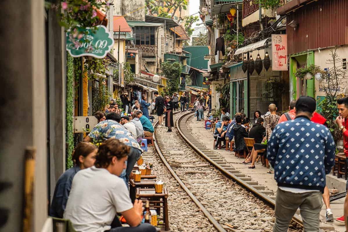 3 Days In Hanoi Itinerary: Hanoi Train Street
