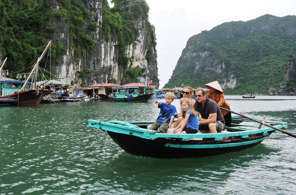 Vietnam family tour package 2024: Halong Bay