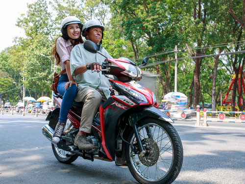 Getting around Hanoi with Motobike