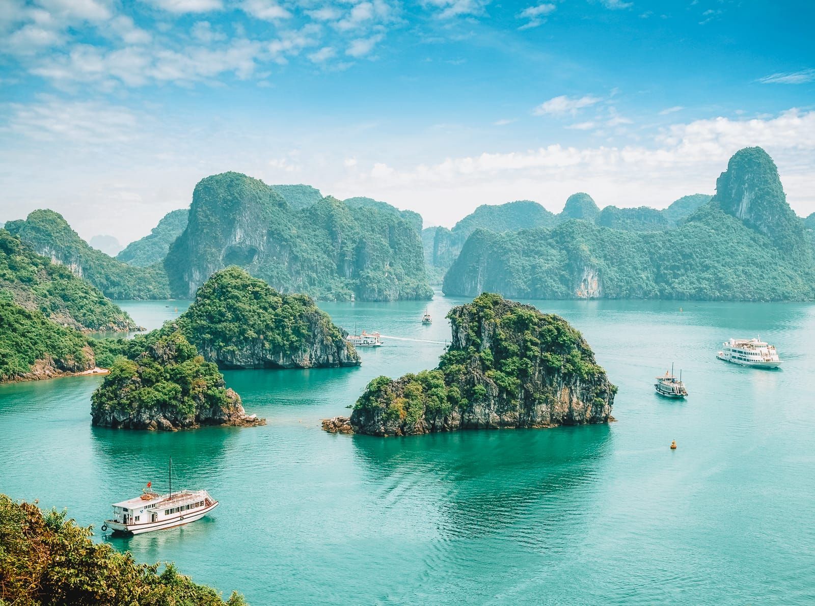 Best Places To Visit In Vietnam: Halong Bay