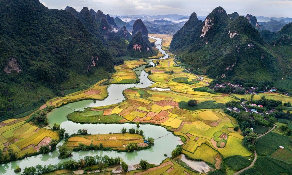 Discover the Best Vietnam Vacations - Top Tours & Travel Tips