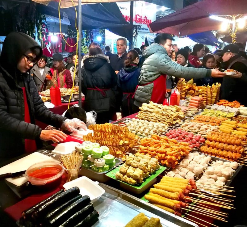Complete Travel Guide to Hanoi Weekend Night Market