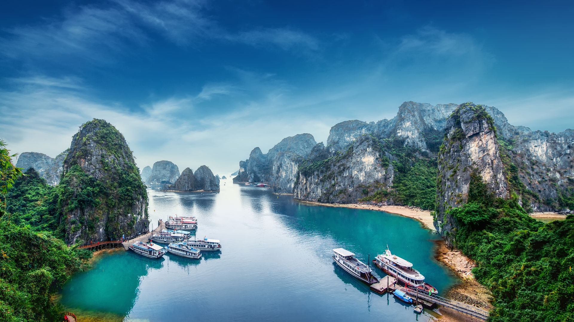 Highlights of Vietnam: Halong bay, Vietnam