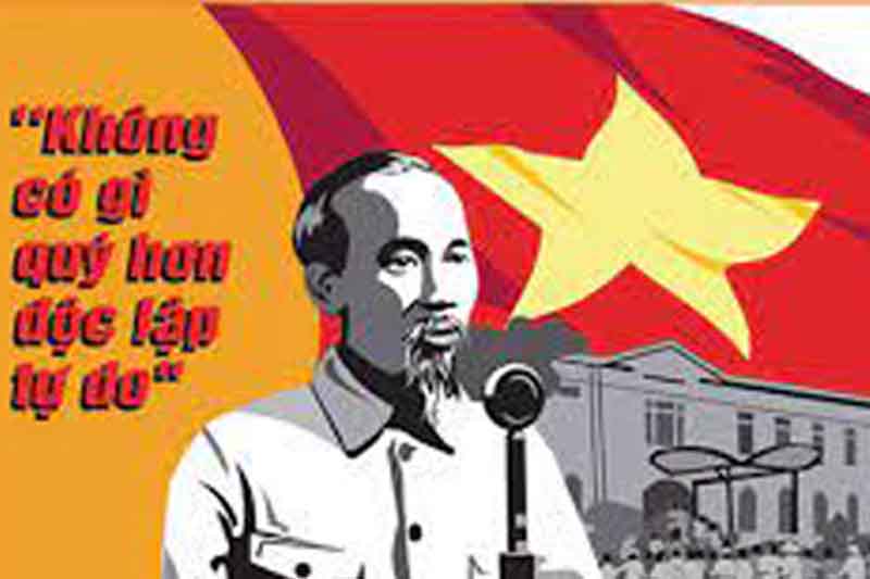  President Ho Chi Minh reads the Declaration of Independence