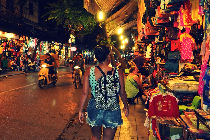 markets in vietnam: Old Quarter Night Market in Hanoi