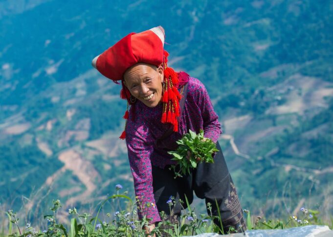 Take a journey to Sapa and experience the beauty of the Red Dzao people 