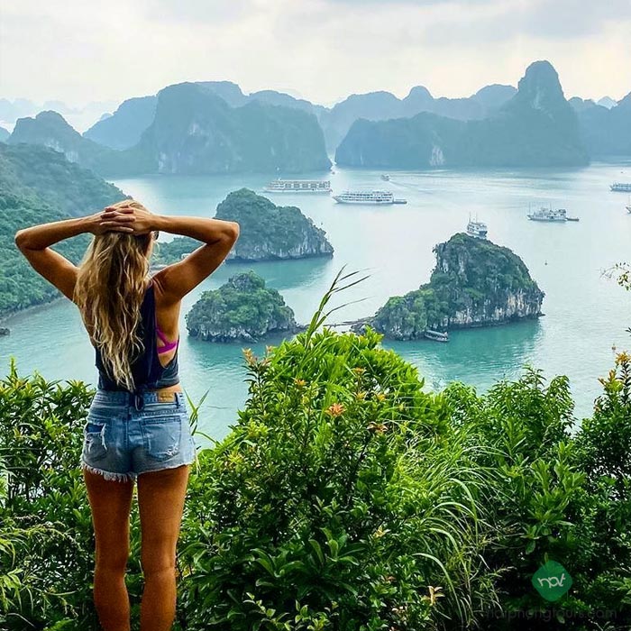 Let the beauty of Halong Bay take you on an unforgettable journey of adventure and relaxation - vietnam best sights
