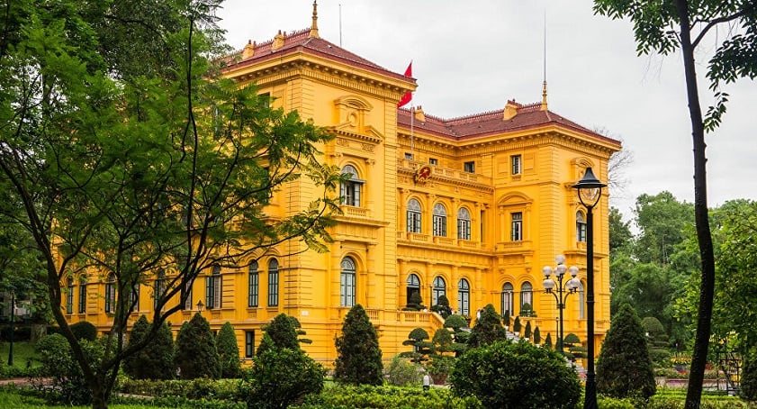 Explore history in a whole new way, Come take a walking tour of the Presidential Palace - walking tour hanoi